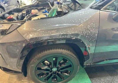 Поставяне на защитно фолио на калник